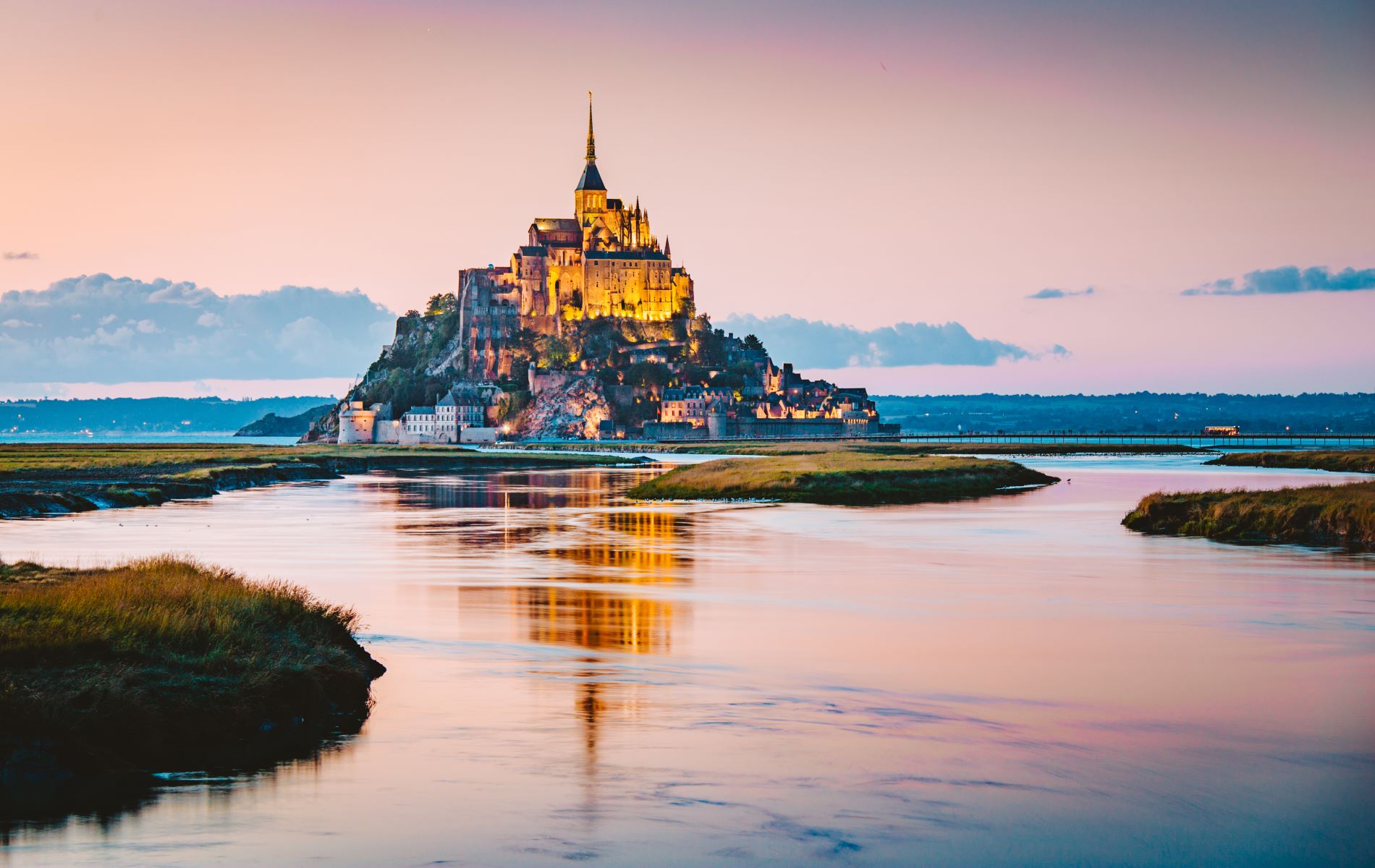 header picture of tour フランクフルト発　ドイツ・オランダ・ベルギー・パリ、モンサンミッシェルとロワールの古城巡り
